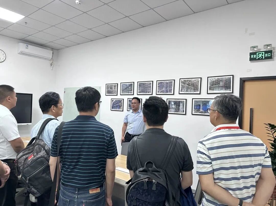 640NHU9M09X.jpg 640NHU9M09X.jpg